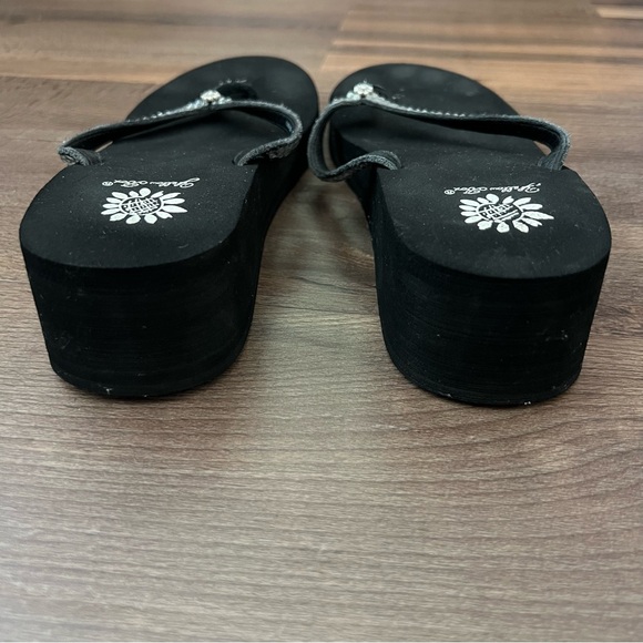 Yellow Box Custard Black Wedge Flip Flops - Embellished Rhinestone Straps Sz 7.5 - Picture 8 of 11